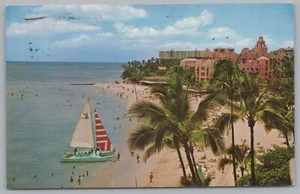 The Royal Hawaiian Hotel And The Waikiki Beach, USA, Vintage Post Card. - Picture 1 of 2