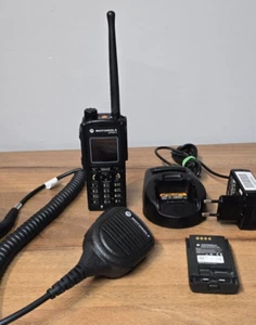 Motorola MTP 850 s MTP850s TETRA Radio Ham 380-440 mhz Répéteur, GPS - Photo 1 sur 16