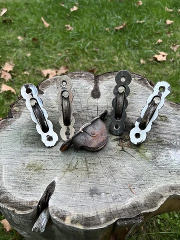 OLD VINTAGE ANTIQUE SASH WINDOW WEIGHTS 5 COUNT Cover