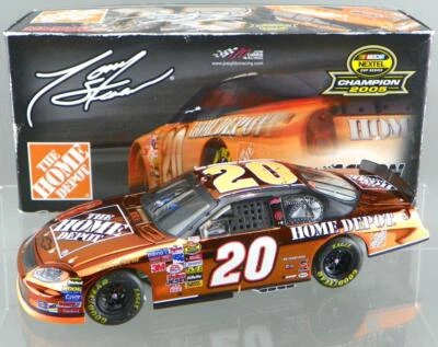 Action Nascar Diecast 1/24 Home Depot 2005 Monte Carlo Chrome Tony Stewart #20 - Image 1 of 4