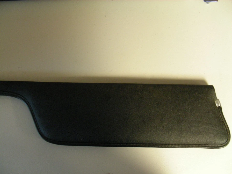 Viseira solar 1967 e 1968 Mercury Cougar Moon Crater preta '67 '68 - Imagem 1 de 2