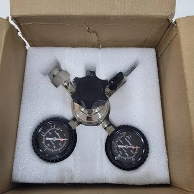 Regulador de doble calibre Kegco KCLHU52 Foto 1 de 4