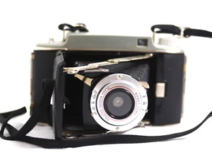 VINTAGE KODAK TOURIST II 620 ROLLFILM KLAPPBALGKAMERA MIT GURT 1951-58 - Bild 1 von 6