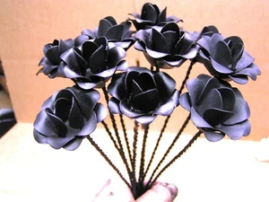 Dix fleurs roses noires en métal moyen AVEC TIGES, accents, embellissements, artisanat - Photo 1 sur 5