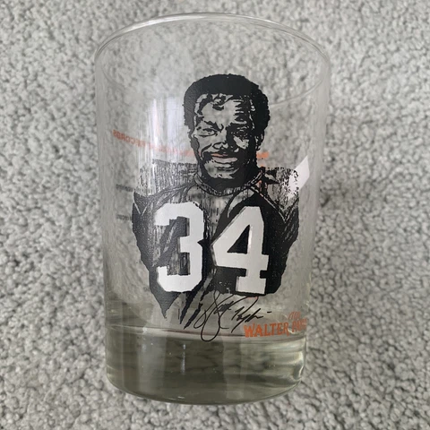Walter Payton 34 League Records Drinking Glass Mug Gift NFL Chicago Bears 24 oz Cover
