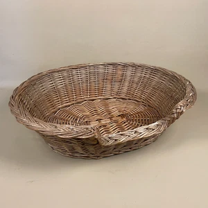 Vintage Small Dog / Cat Bed Basket Woven Wicker Oval Pet Cottage Rustic Puppy - Picture 1 of 10