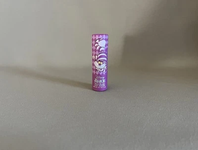 Bálsamo labial perfumado Disney Alicia en el país de las maravillas gato de Cheshire “Cheshire Cherry”, ¡nuevo! Foto 1 de 4