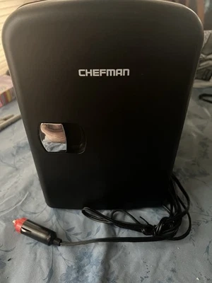 Mini nevera portátil Chefman de 6 latas - negra Foto 1 de 3