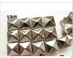 GRANDE PROMOZIONE!!!250pz 0,8cm borchie sfuse a piramide + 6pz borchie teschi - Picture 1 of 1