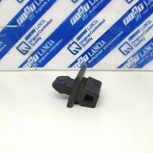 PERNO FERMO MOLLETTA MODANATURA  FIAT 131 L CL ORIGINALE 4473158 - Foto 1 di 6