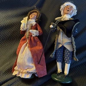 Byers Choice Carolers 2005 Excl Williamsburg Grand Illuminations Frau mit Fan - Bild 1 von 6
