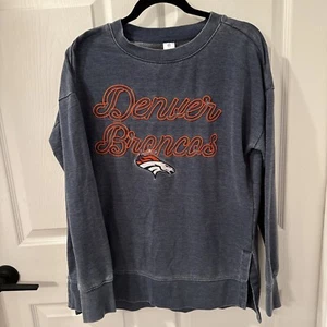 Denver Broncos NFL Team Apparel Sweatshirt Women's Sz Medium Blue embroidered - Picture 1 of 6