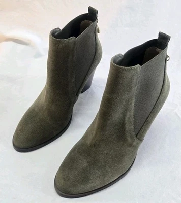 Michael Kors Women's 8.5 Chelsea Ankle Boot Green Suede Heeled Pull On Bootie - Image 1 of 4