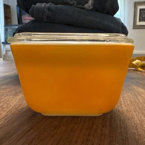 Pyrex 501-B kleines Kühlschrank Geschirr mit Glasdeckel orange - Bild 1 von 8