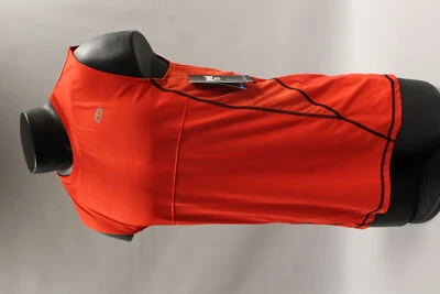 Camisa Atlética Tapout Llama Escarlata Botón Izquierdo Pecho Músculo Talla Pequeña Foto 1 de 4