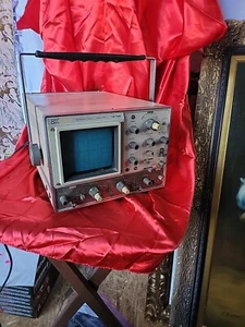 BK B&K B+K Precision 30MHz Oscilloscope 1479B POWERS ON - Picture 1 of 4