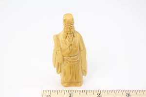 Netsuke Old Man con pergamino - boj claro tallado japonés - firmado - Imagen 1 de 5
