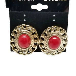Pendientes poste central rojo resina ovalada tono dorado - Imagen 1 de 6