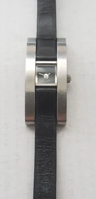 Relógio feminino Emporio Armani .AR5450. Mostrador preto. Pulseira de couro. - Imagem 1 de 4