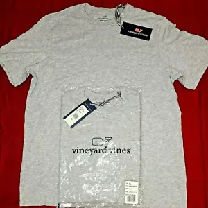 T-shirt Vineyard Vines ragazzo taglia XL (18) tasca grigia nuova con etichette vendita al dettaglio $24,50 ciascuno - Foto 1 di 12
