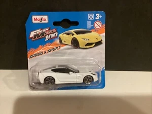 Maisto 2014 Corvette Stingray (blanco) tarjeta corta 1:64 - Imagen 1 de 1