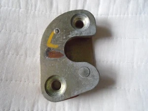 74-95 Porsche 911 964 993 Door Lock Striker Left Side 993.531.029.00 - Picture 1 of 4