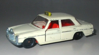 Modell / Automodell Mercedes 250 /8 W 114 115 Siku V 309 Taxi 1. Serie elfenbein - Bild 1 von 4