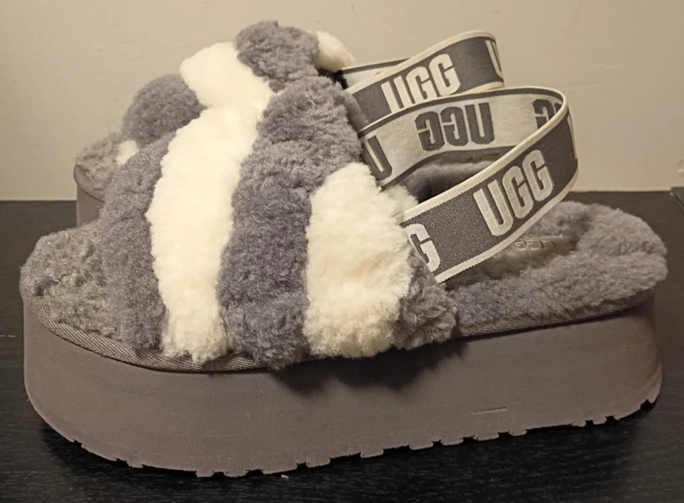 Sandalias UGG Disco a Rayas Plataforma Deslizable Gris/Blanco Talla 9 Para Mujer’s Foto 1 de 4
