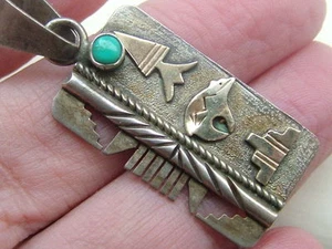 Pendentif Antique Design En Relief, Du Or Et Argent, Pierre Turquoise Precieuse - Picture 1 of 1