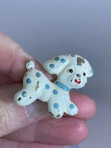 Dog Puppy white enamel Blue Dots Vintage Gold Brooch Pin M-3928 - Picture 1 of 3