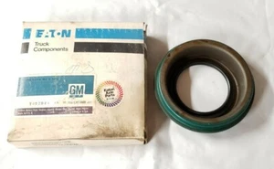 NOS GM Eaton 9052824 Oil Seal & Retainer Assembly/ Forward Pinion  - Picture 1 of 4