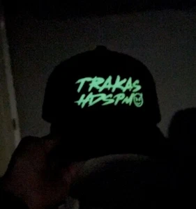 TRAKAS HDSPM, Glow In The Dark , Gorra Negra Con Gris Trucker SnapBack Cap - Picture 1 of 4