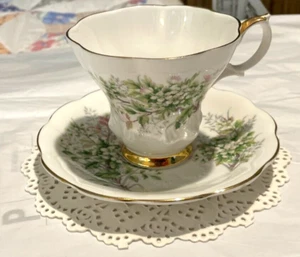 Tasse à thé et soucoupe Royal Albert Friendship Series Hawthorne" os Chine Angleterre - Photo 1 sur 15