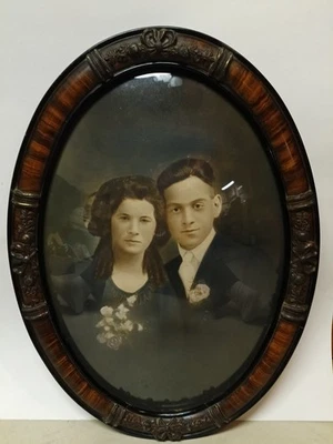 Marco de fotos de vidrio burbuja ovalado de madera de tigre victoriano 23"x17" recién casados 1905-1915 Foto 1 de 4