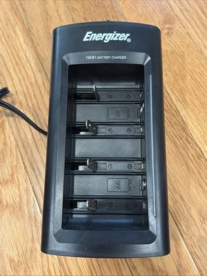 Energizer Class 2 Battery Charger CHFC3 100-240V Charges C D AA AAA 9V LED Light - Image 1 of 3