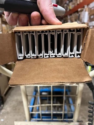 Panduit Panduct NC1.5WH6 Halogen Free Flush Wiring Duct Cover New open box - Image 1 of 4