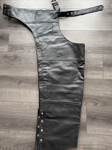 Alpha Cycle Gear Men Black Leather Motorcycle chaps - Size 42 - Picture 1 of 10