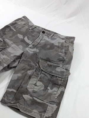 Shorts cargo camuflado cinza militar algodão pesado Armani Exchange 30 (29 etiquetas) - Imagem 1 de 4