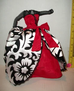 MUÑECA BARBIE VINTAGE ROJO BLANCO Y NEGRO VESTIDO MATTEL LEER A28 SIN MUÑECA 1994 - Imagen 1 de 2