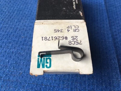 700R4 Speedometer Output Shaft Drive Gear Retainer Clip Speedo TH350 Turbo 350 - Image 1 of 2