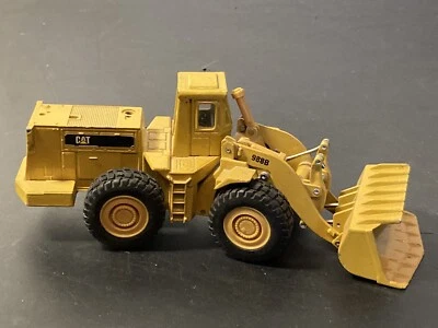 Ertl Cat 988B Wheel Loader 1/50 Scale Die Cast Used - Good Condition - Image 1 of 4