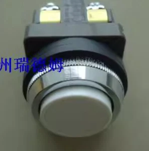 1pcs IDEC push button switch ABN110W 1NO 30mm - Picture 1 of 1