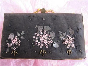 Vtg Beaded Handbag Box Style - Sequin Flowers -Gold Tone Clasp & Chain - Picture 1 of 1