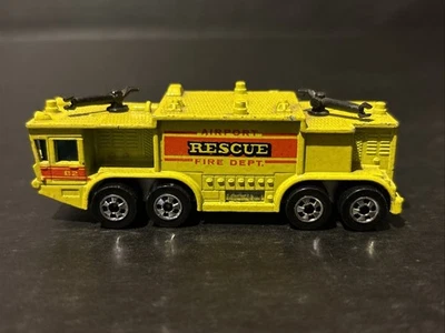 EX+ Hot Wheels Blackwall 1979 Airport Rescue Fire Dept 8x8 Yellow, radar moves - Image 1 of 4