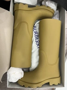 Burberry Women's "Marsh High" Cream Rubber Rain Boots Shoes US 9 EUR 39 - Picture 1 of 2