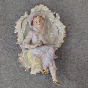 VTG 1950-60 Japan Porcelain Wall Plaque Figurine – Lady in Pastel Attire w/ Leaf - Picture 1 of 3