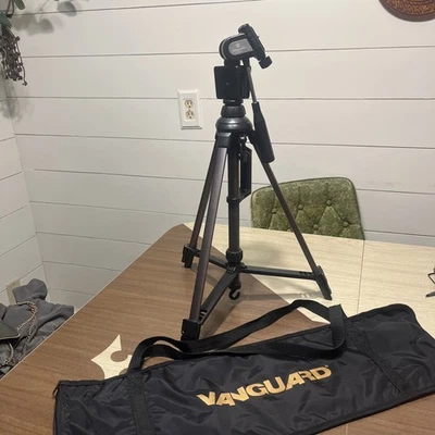 VANGUARD MK-3 Multi-Angle TRAVEL Tripod w/ Pan Head - Image 1 of 4