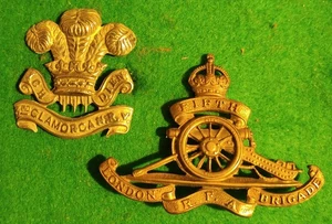 Two Copy/Restrike Cap Badges - Picture 1 of 2