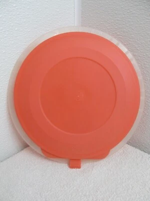 VTG  Anchor Hocking Divided Microwave Plate with Pink Press Tab Lid - Image 1 of 4