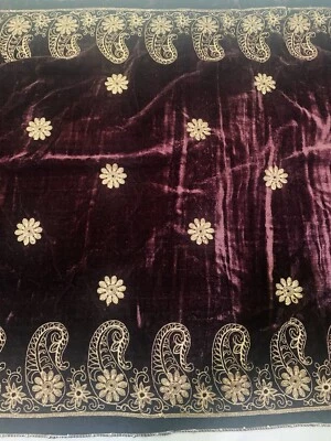 Mantón de terciopelo bordado marrón para otoño/invierno Foto 1 de 2